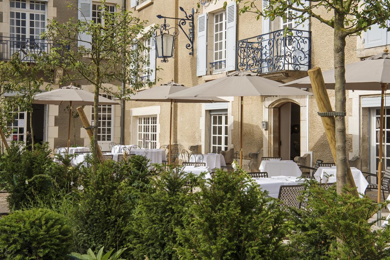 Hotel Restaurant De La Poste & Du Lion D'Or Vézelay Kültér fotó