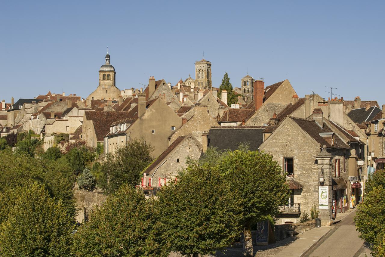 Hotel Restaurant De La Poste & Du Lion D'Or Vézelay Kültér fotó